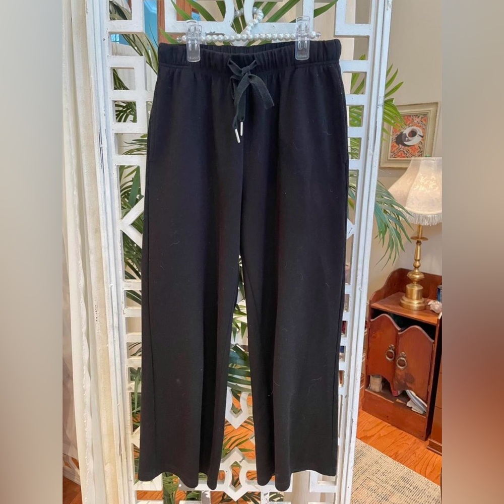 Black Drawstring cropped lounge Pants with pockets
